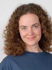 Nutrition student Theresa in blue t shirt